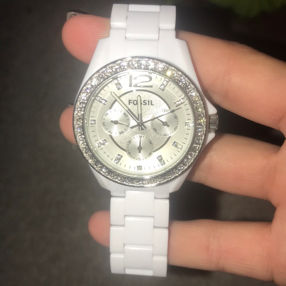 white fossil watch